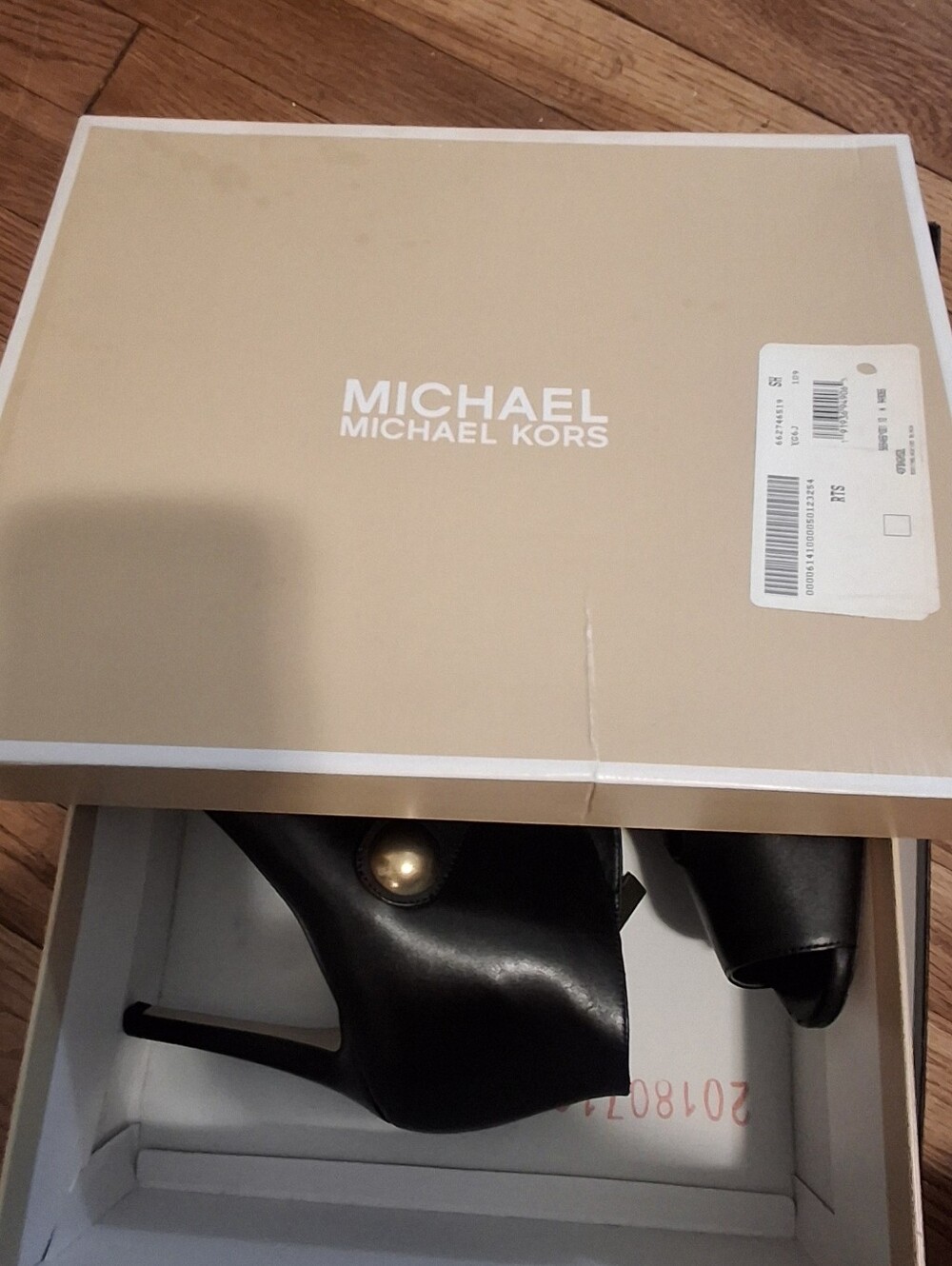 Shoes - Picture 6 of 6